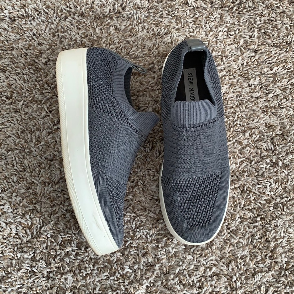 Steve Madden Beale Grey!!